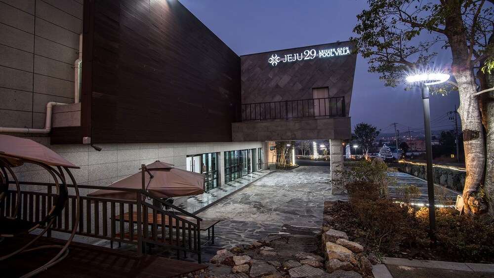 Jeju 29 Pool Villa view 4