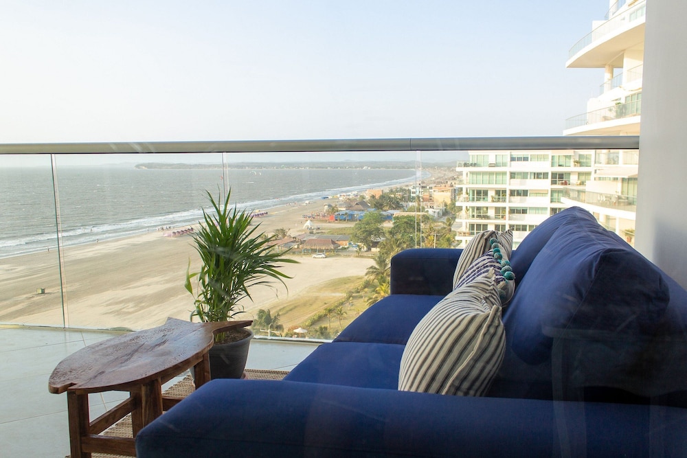 Condominio frente al mar  Morros Epic.