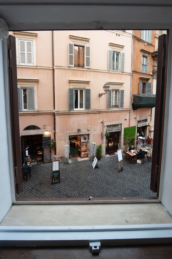StarHome NAVONA
