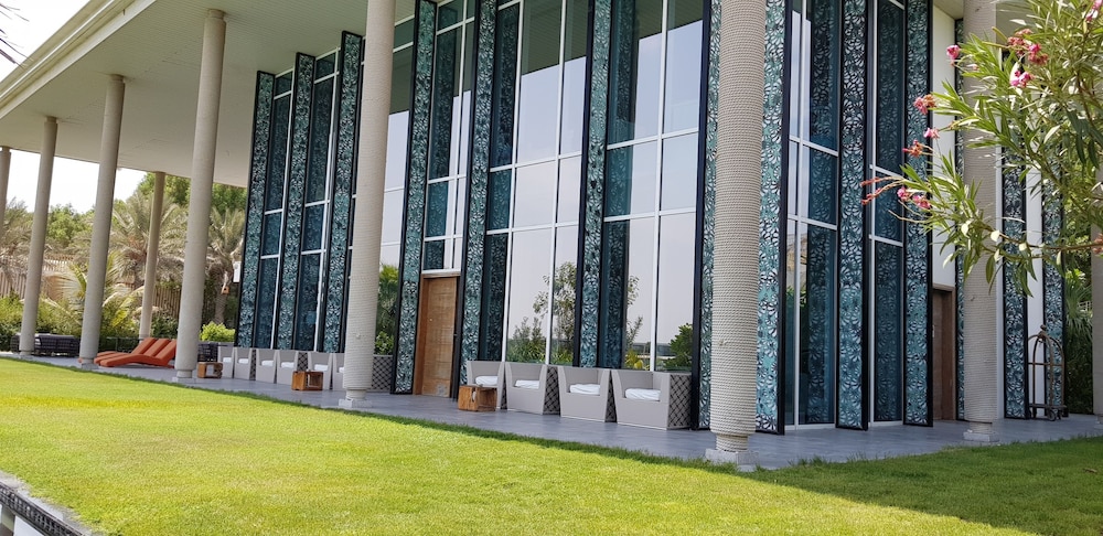 Hotel Nurai Island Resort - Image 1