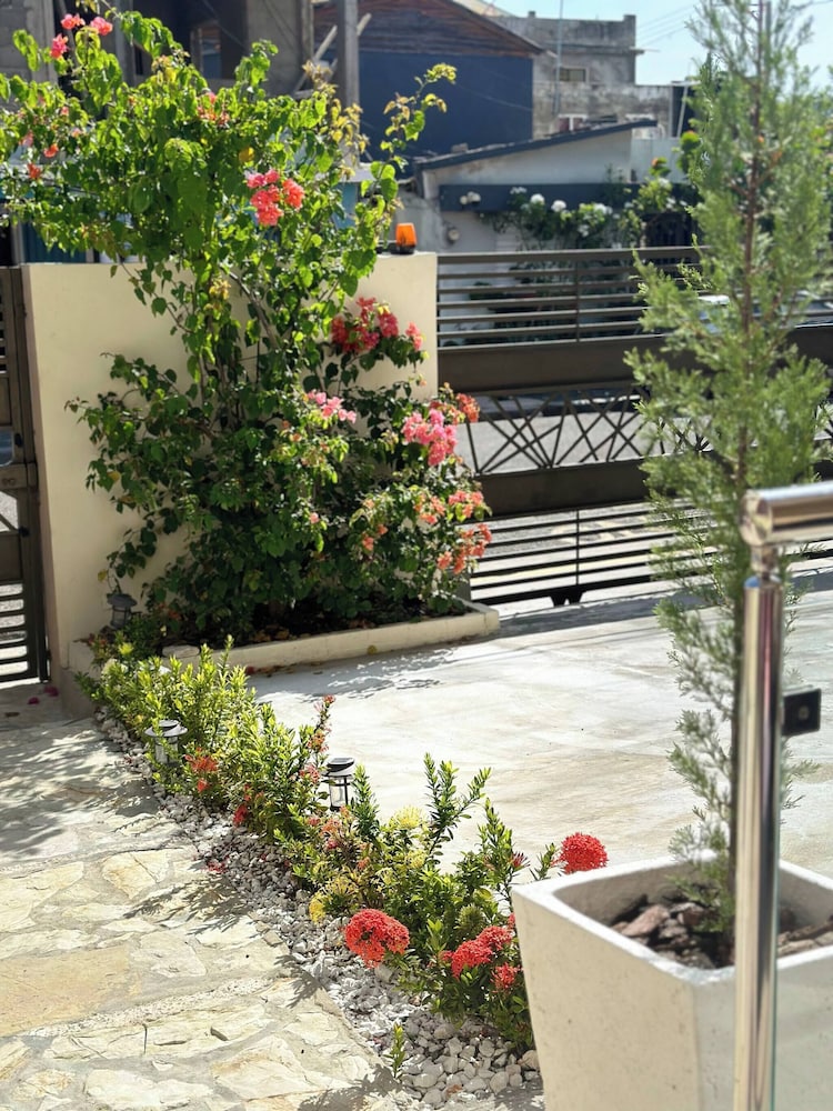 Family apt Centric Near Historic Center Boardwalk