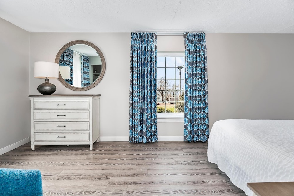 First Floor Standard Suite Bay View view 2