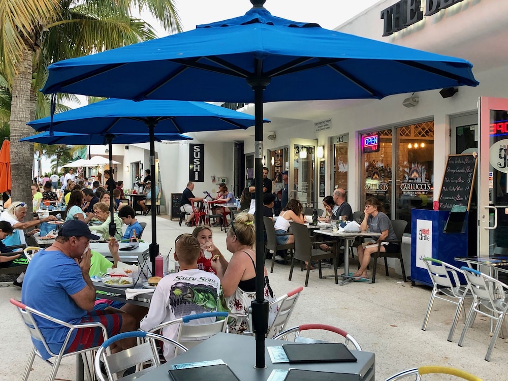 Bahama Beach Club of Pompano