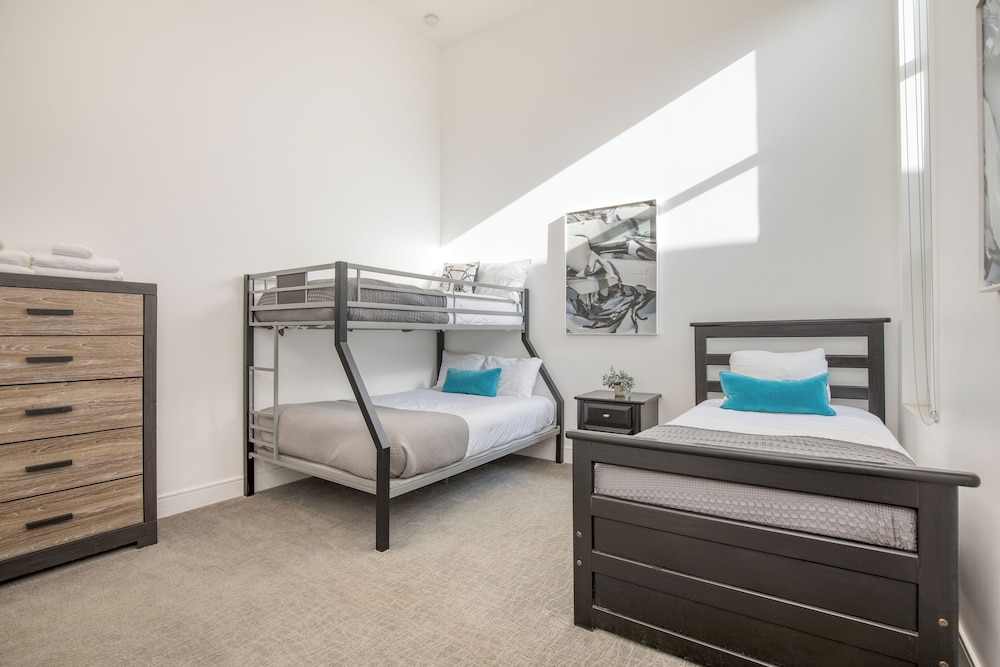The Polo Villas by AvantStay – Modern Oasis Near Empire Polo Club