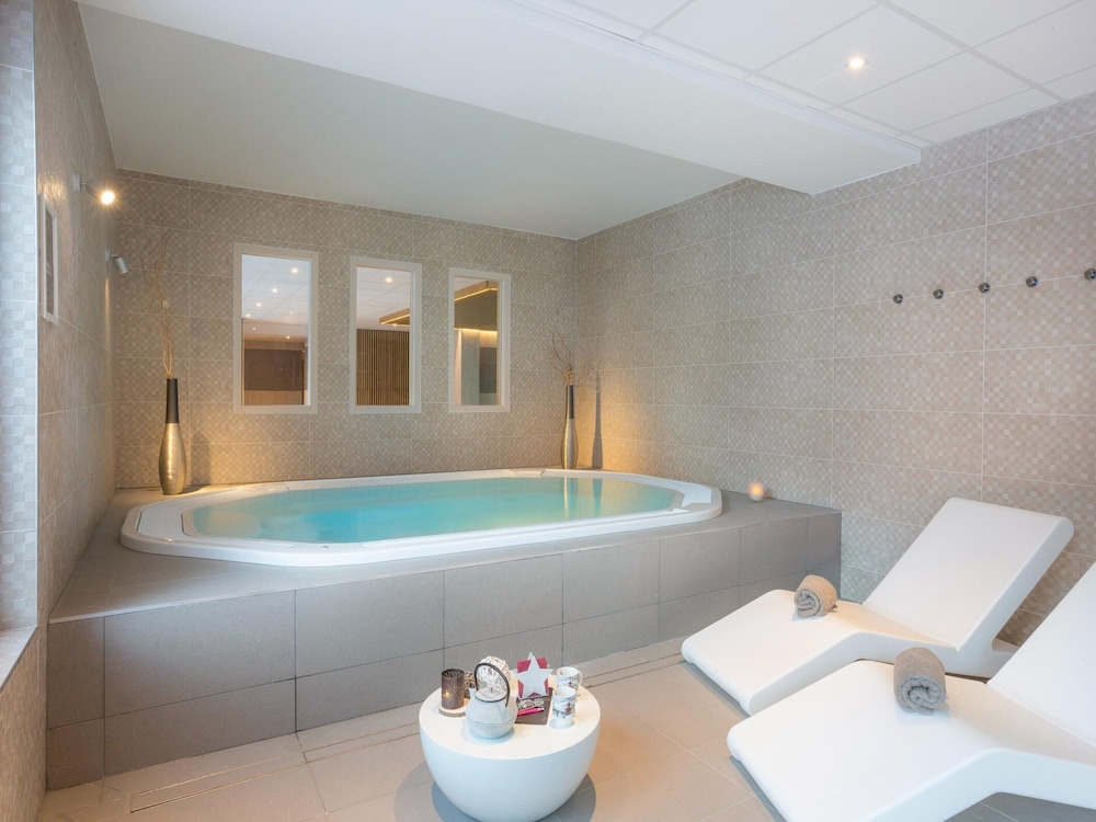 Apartment in Beaufort With Spa & Heated Pool