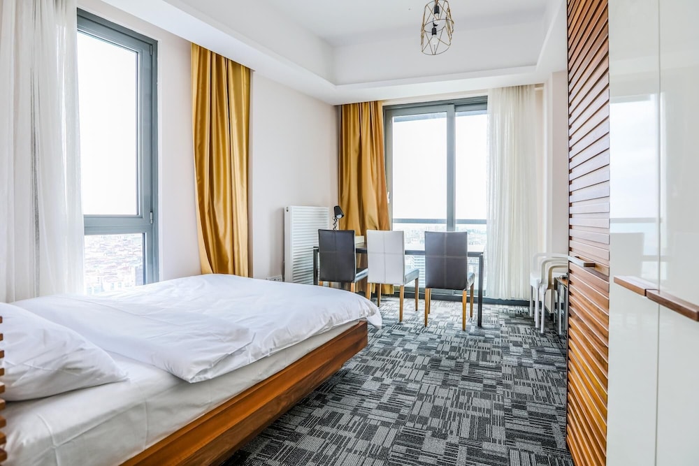 Fully Furnished Flat With Security in Atasehir