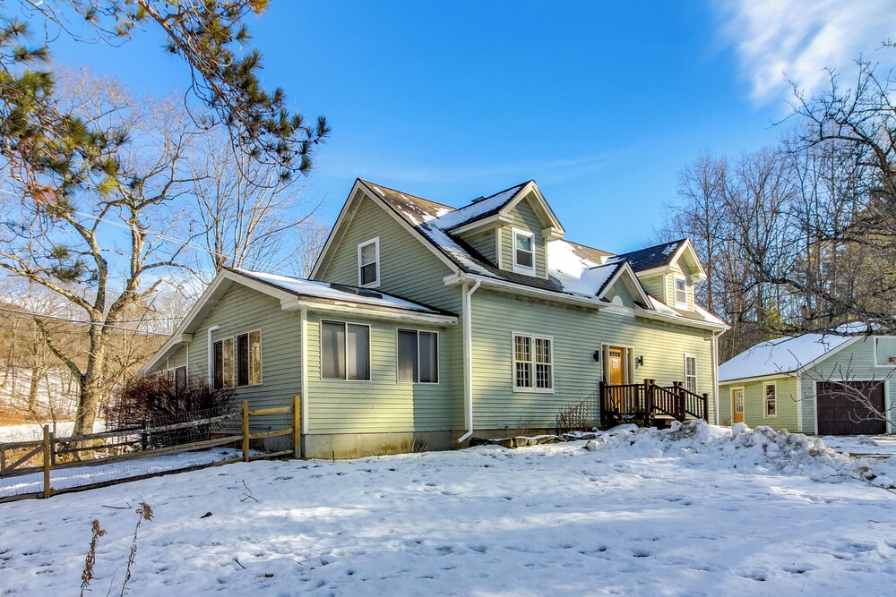 Hiking & Skiing Galore! Home in East Wallingford