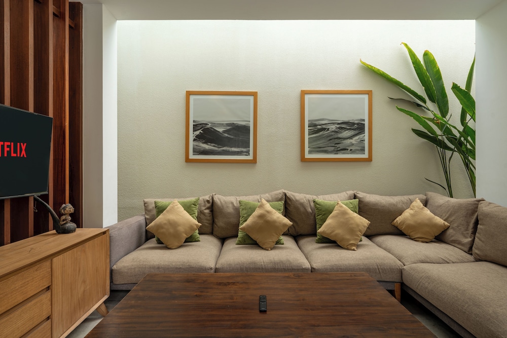 Green Moon Villa by Betterplace