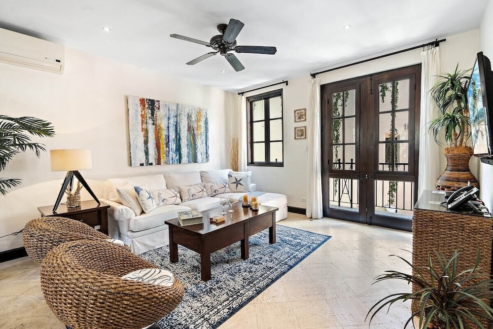Stylish Beach-Themed Condo with Two Bedrooms and Lovely Ocean Views