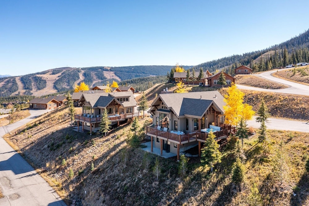 3 Bandit Way 4 Bedroom Home by Moonlight Basin Lodging view 5