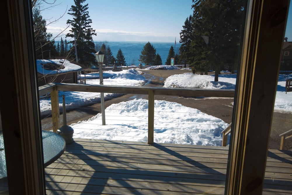 Cascade Lodge