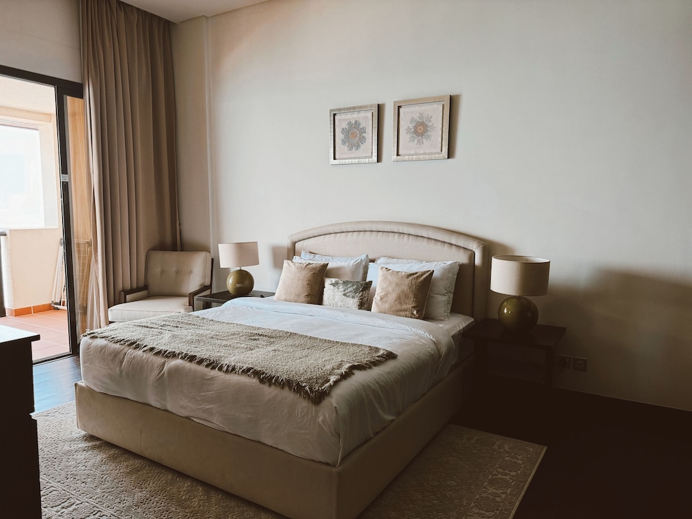 Resort Apartments - Royal Amwaj North