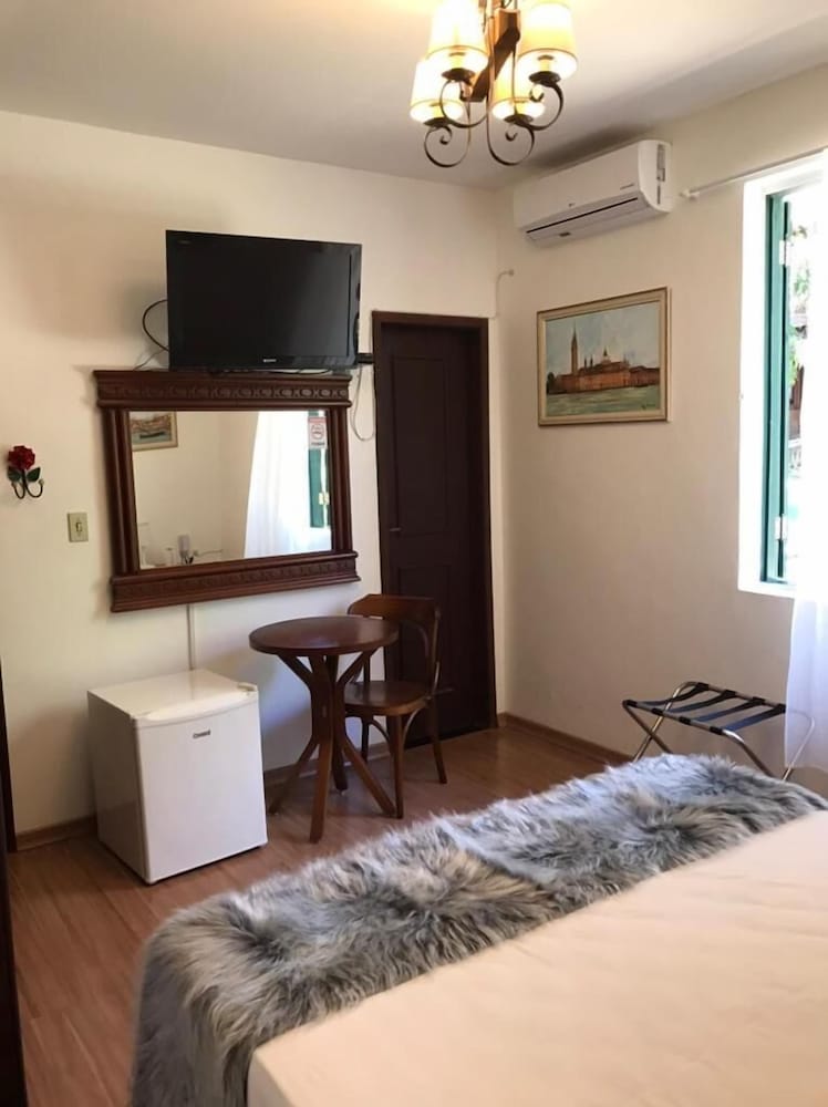 Pousada Quinta dos Doges Ltda