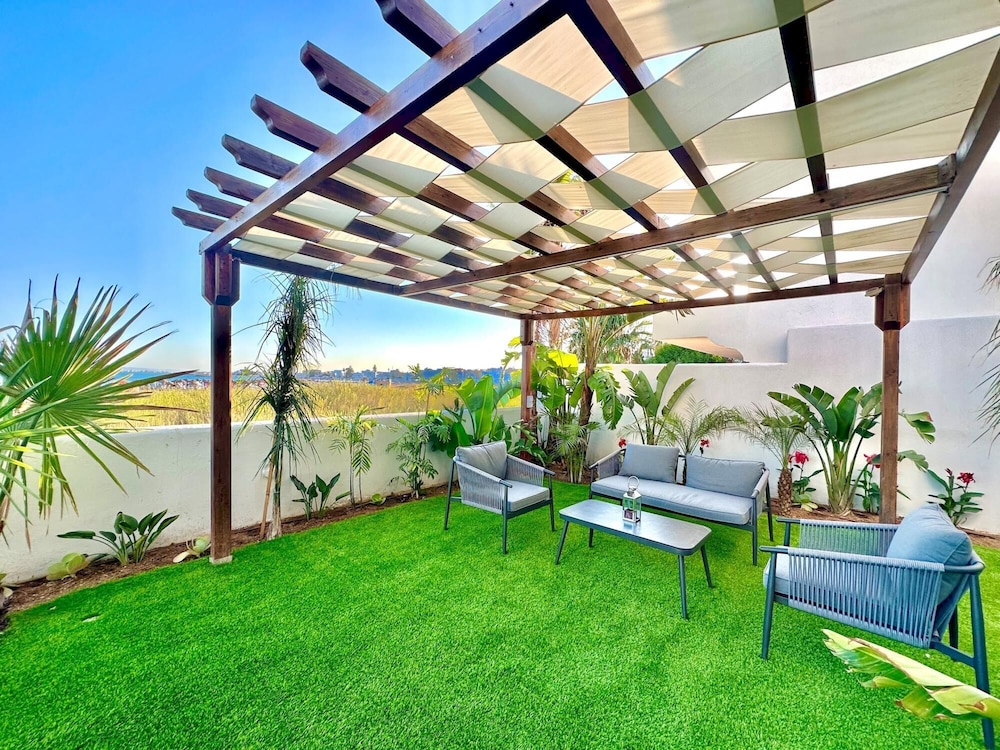 Omnya Carthage Frontsea Luxury Villa