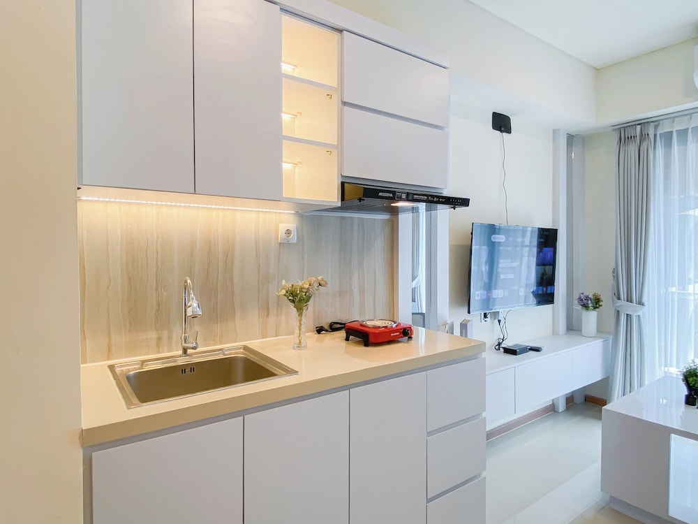 Minimalist Tidy 2Br At Meikarta Apartment