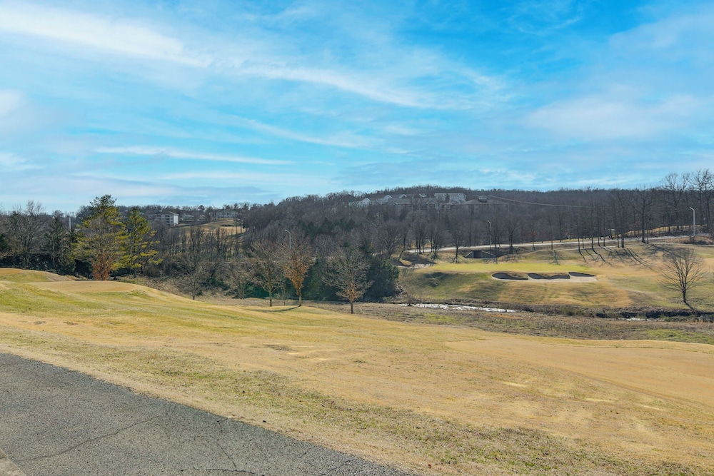 On Thousand Hills Golf Course: Condo w/ Sunroom