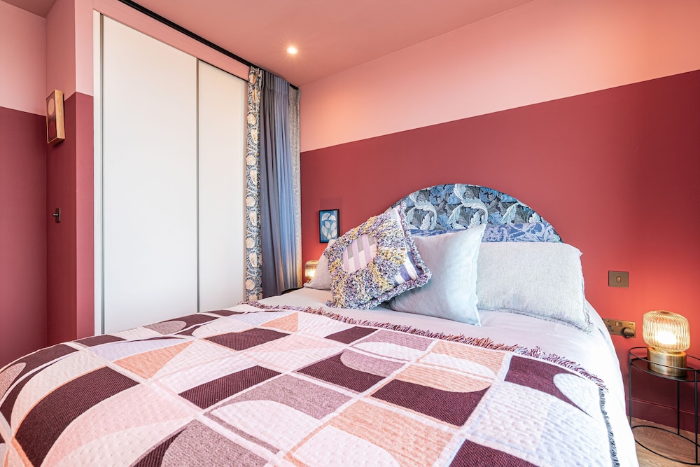 The Eades Laura Perryman 1 Bed