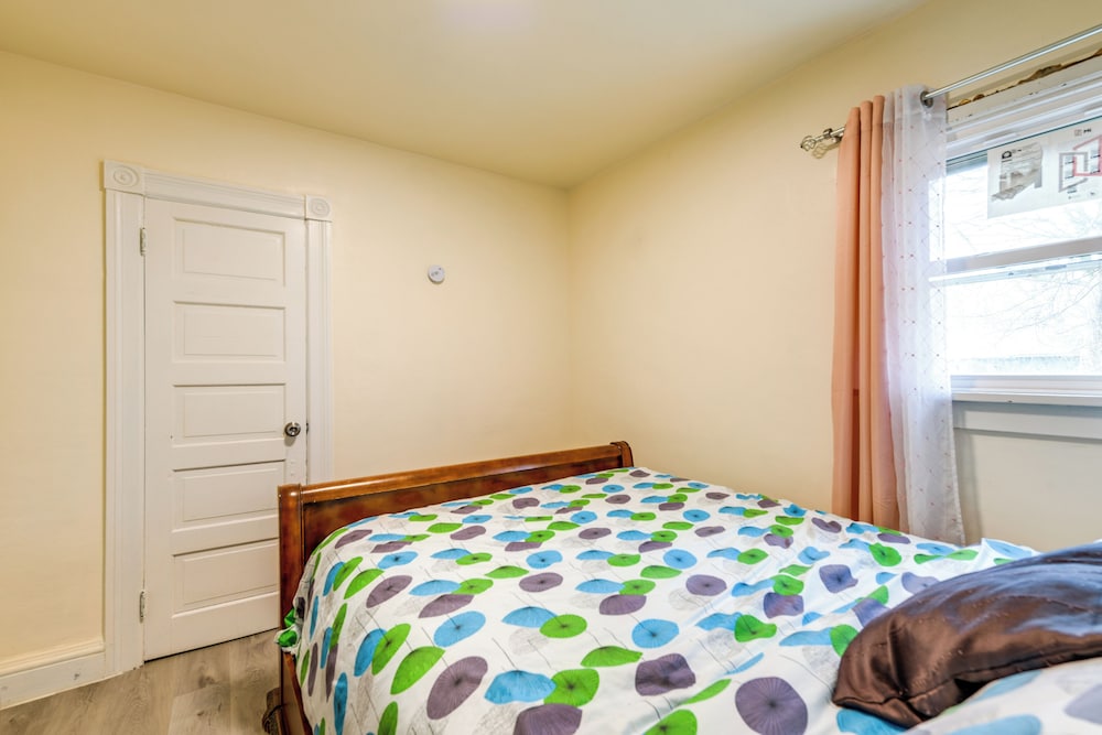 Apartment 2 Mi to Niagara Falls & Whirlpool!