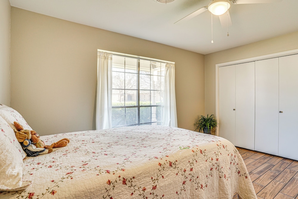 Family Friendly: Peaceful Home in Stamford!