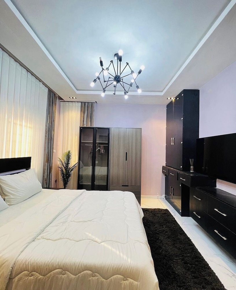 Reign Luxury Apartment