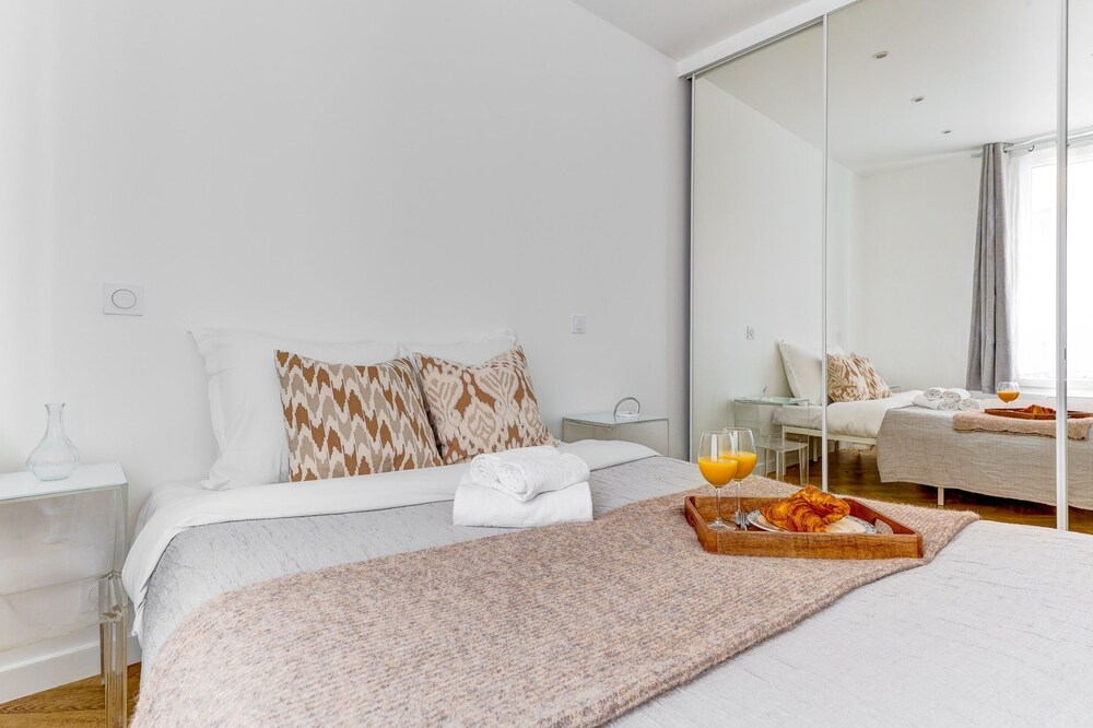 Bright 1BR Near Seine & Eiffel Tower