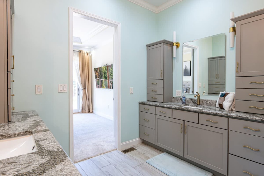 Sleeps12 Pet Friendly 2 Hottubs Views Full Kitchen