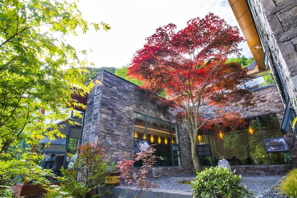 Summergarden Hotel