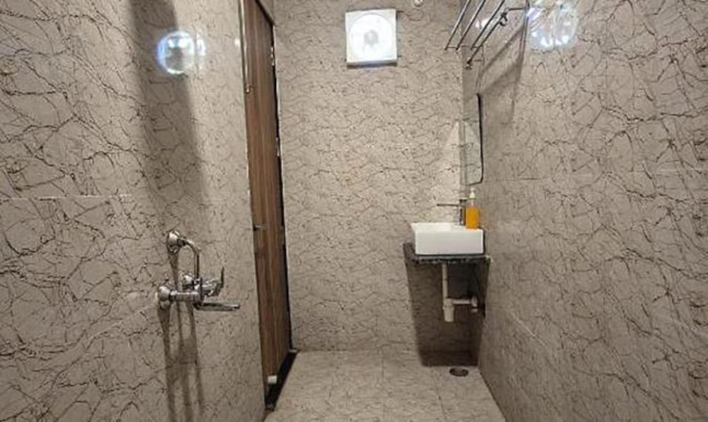 Fabhotel Devi Residency