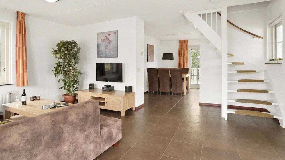 Bungalow in South Holland With Private Jetty
