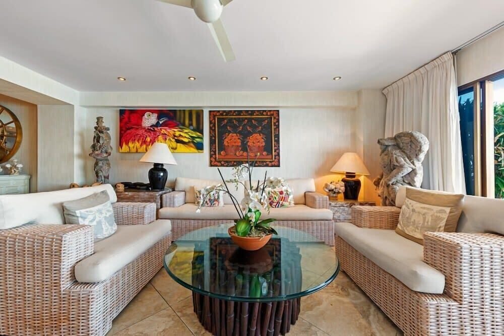 Ocean View 2Br Condo-balcony-beach-pool - 712
