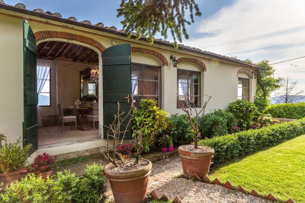 Villa Valgiano in Capannori view 5