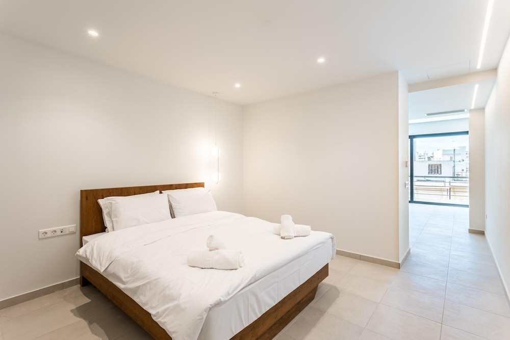 Athens Grec Suites - Dafni Opulent Gem view 5