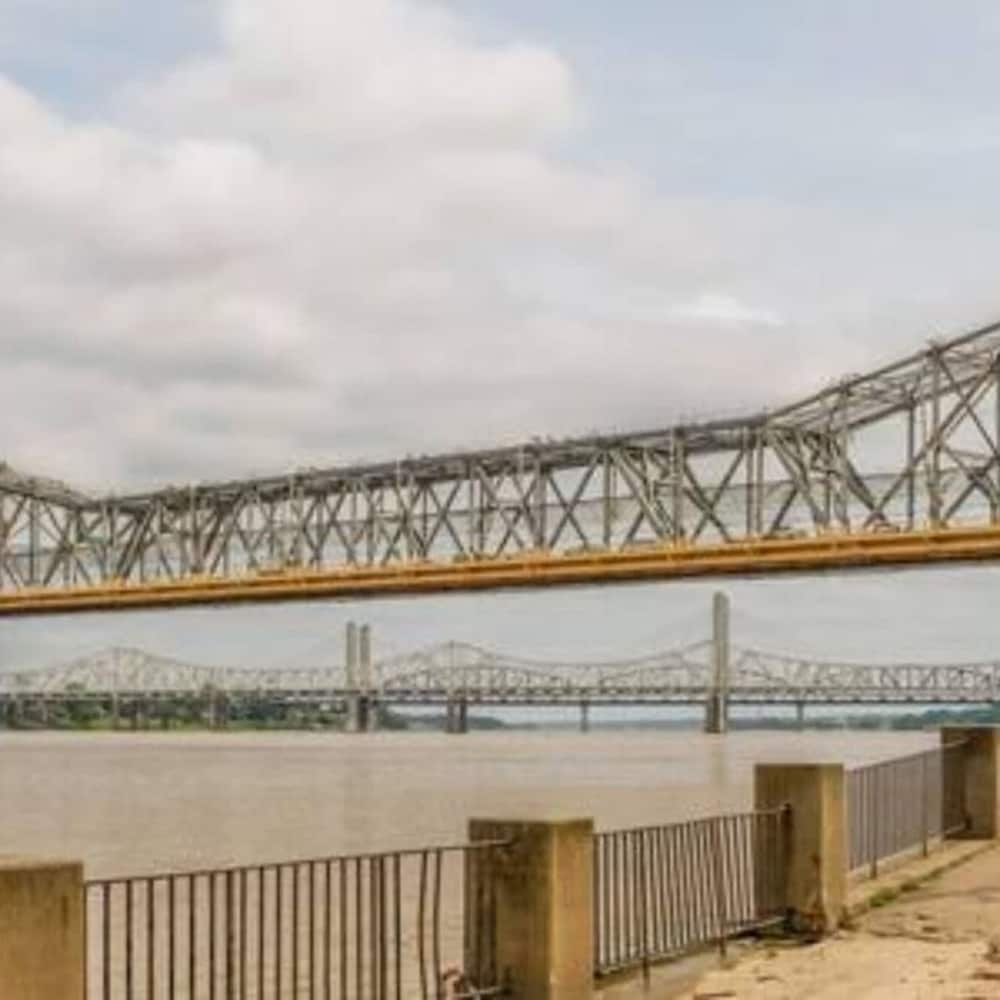 Stunning Nulu 1BR Cozysuites 03 view 5