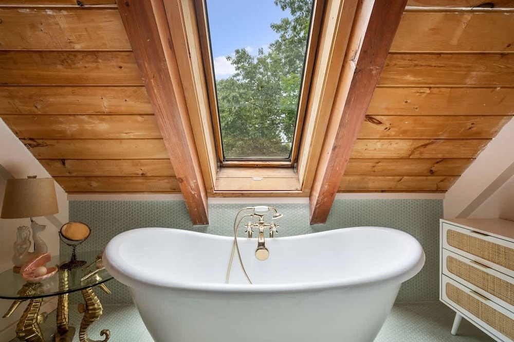 Catskill Estate w Epic Views hot tub