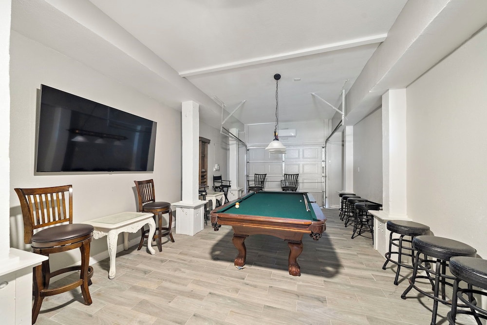 Captain's Manor by Ryson Vacation Rentals
