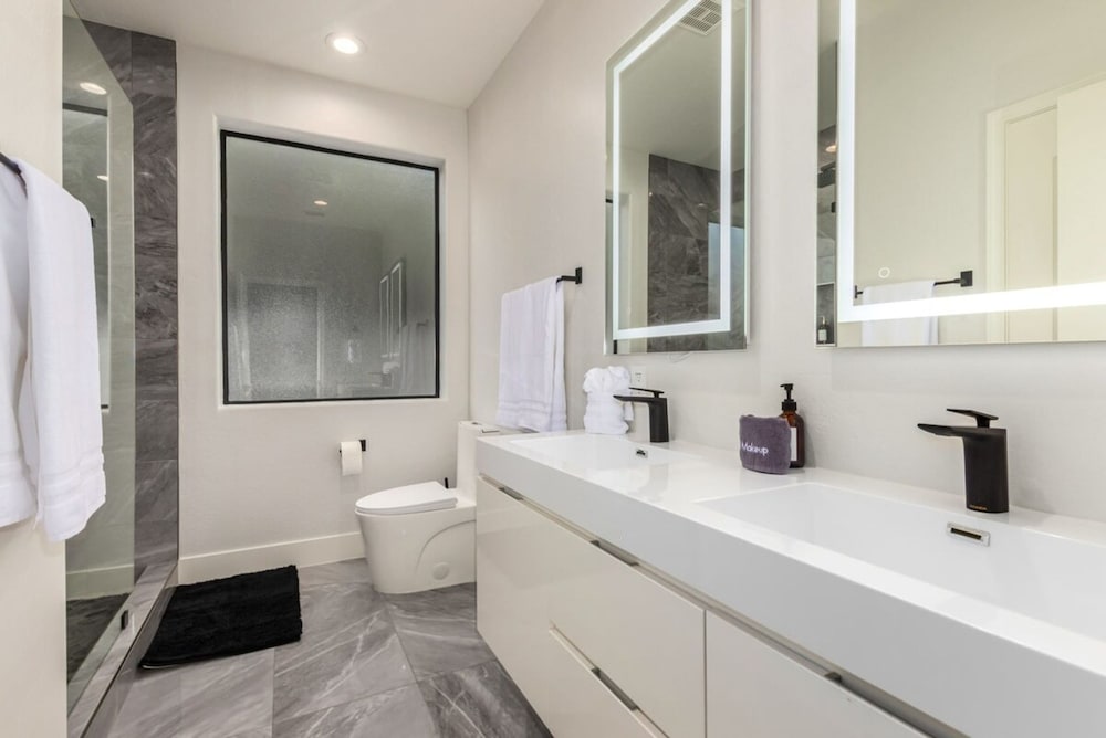 Anderson LUX Estate Private Bar Pool Sleeps 12
