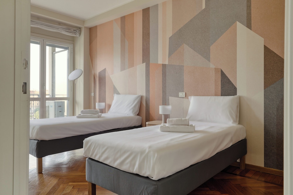 JOIVY Elegant flat in Corso Buenos Aires