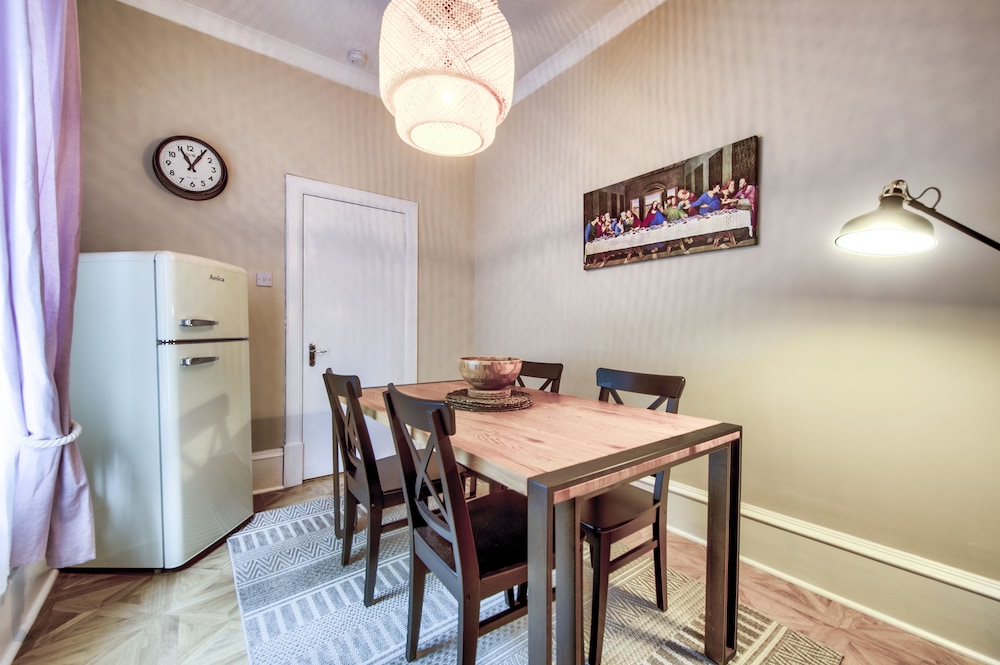 Maya's Glasgow Holiday Homes