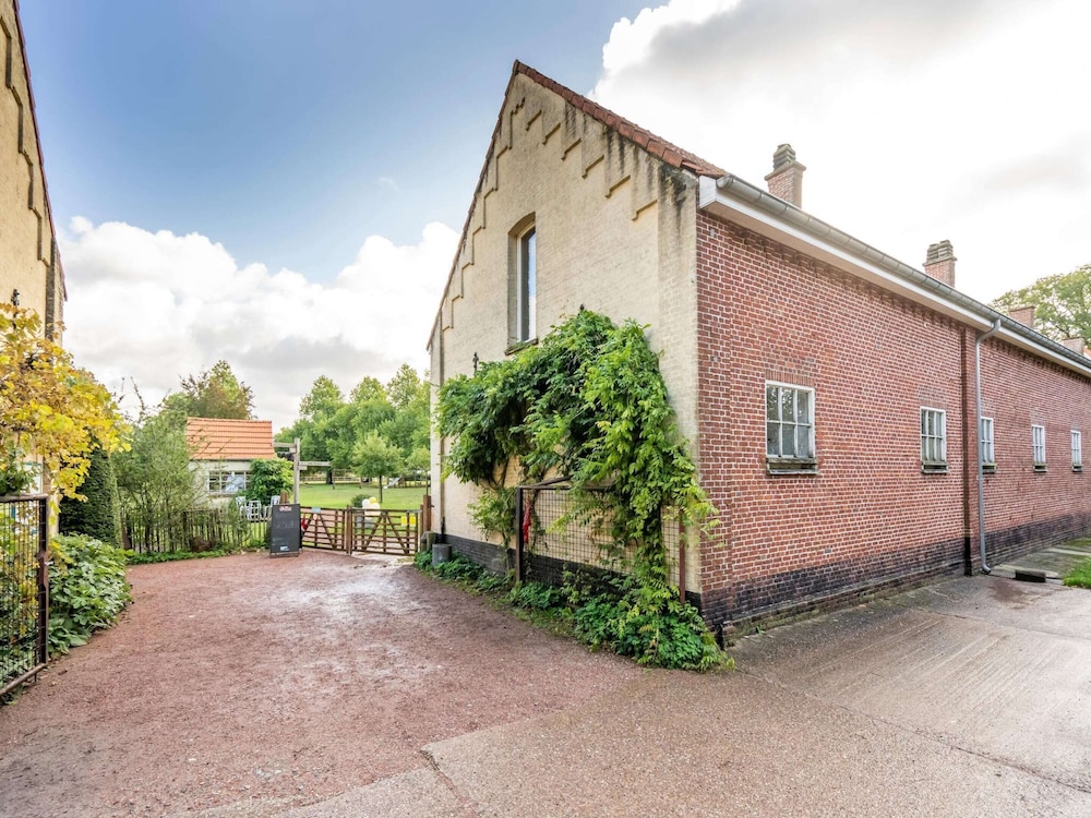 Nice Apartment on Unesco World Heritage Site Wortel-kolonie