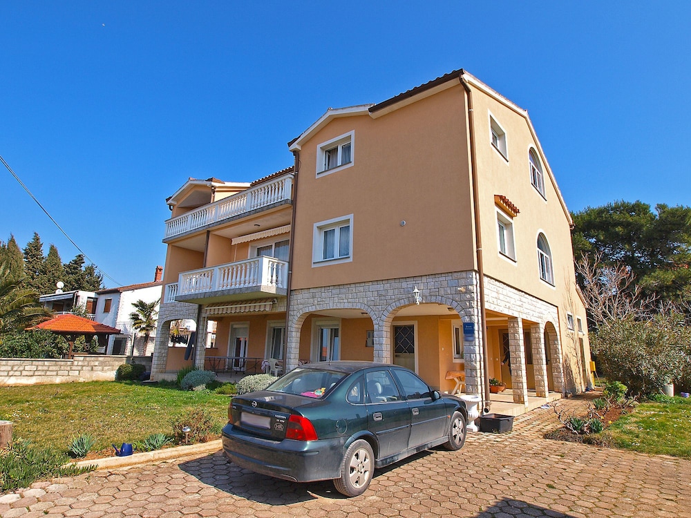 Apartment Anica 770