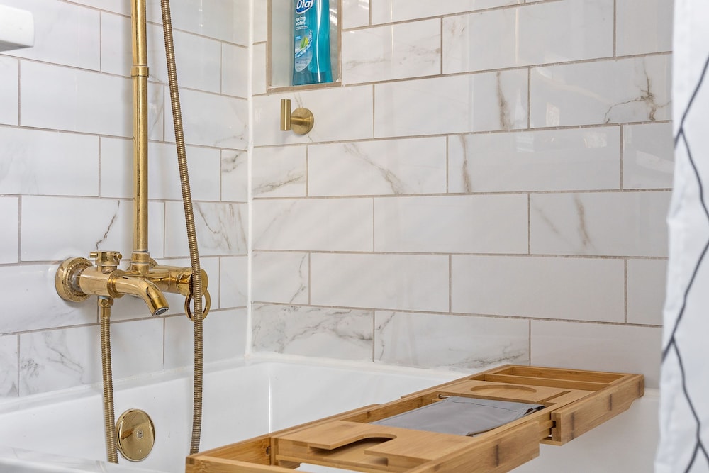 Emerald Indigo House Pet Friendly