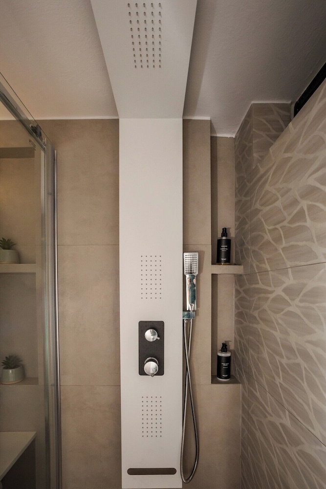 Demmi Central 2BR Designer Apt