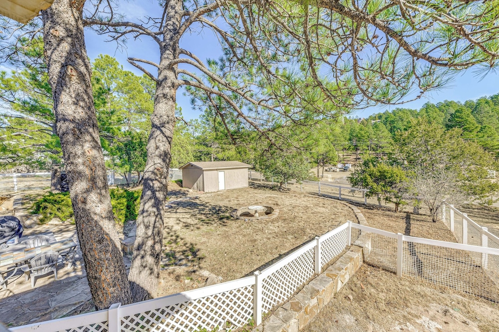 Spacious Ruidoso Home w/ Patio & Mountain Views!