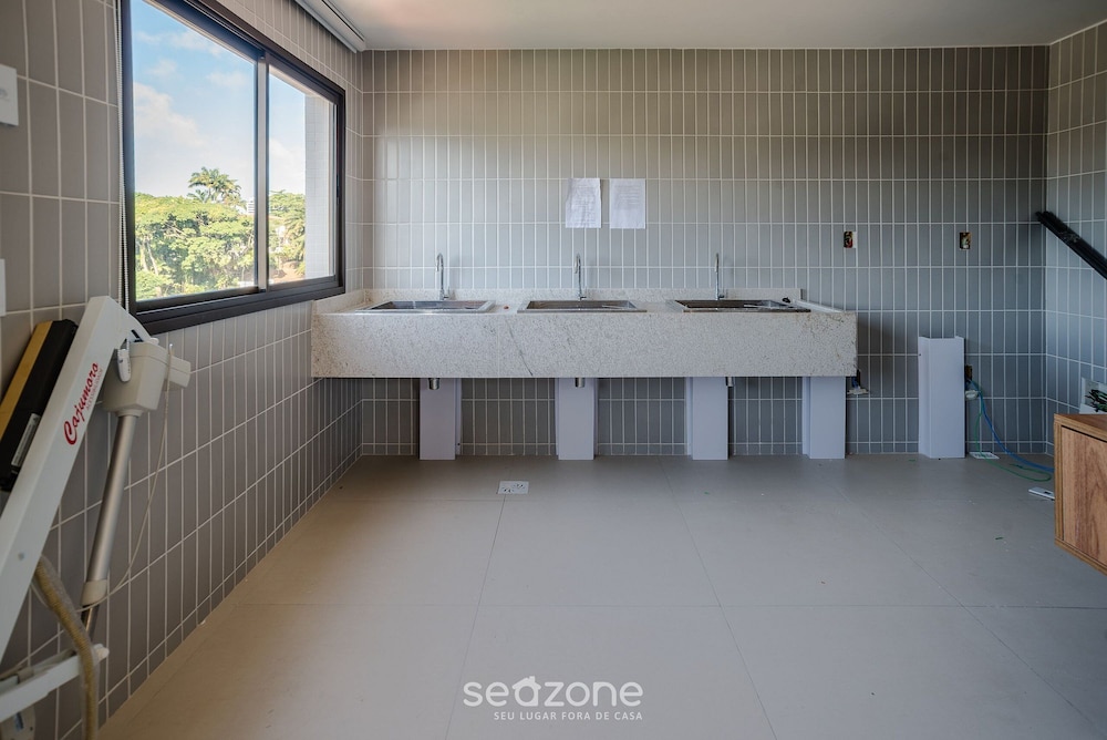 Apartamentos em Prédio c/Academia na Ondina-SSA-HOA