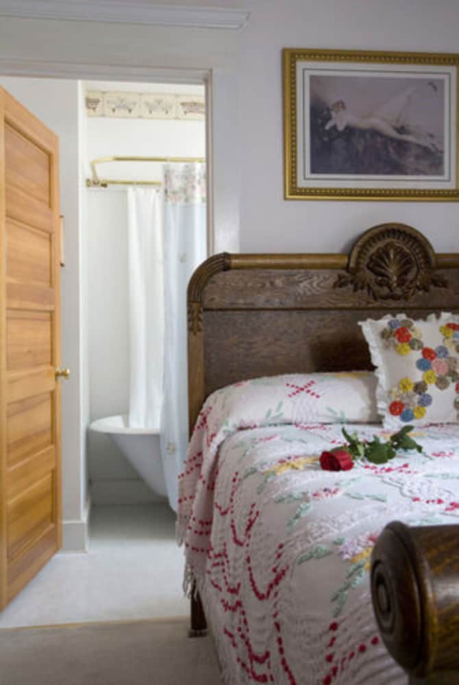 The Bayberry Inn