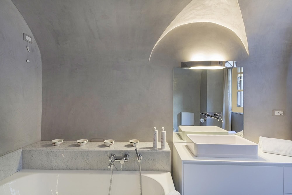 Garibaldi Glamorous Apartment view 2