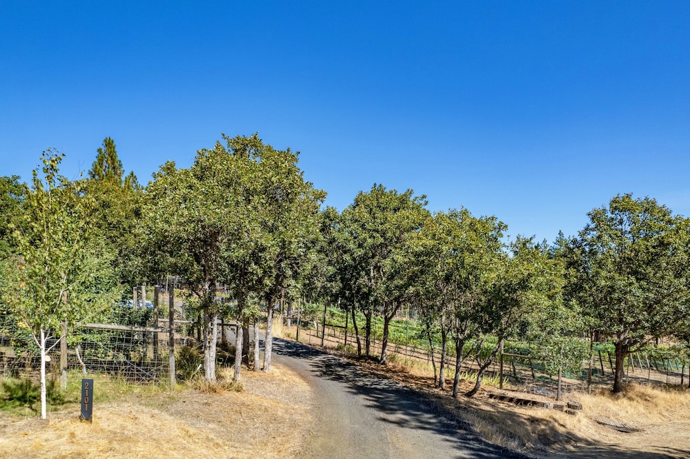 Happenstance Vineyards 2 Bedroom Home