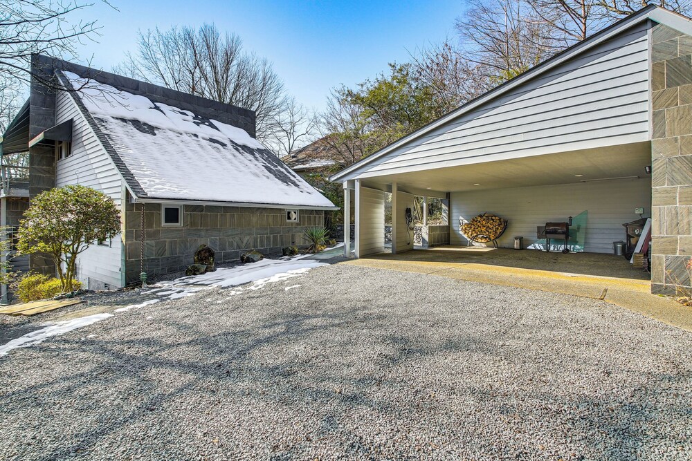 Boat Dock & Views: Stunning Lake Coronado Gem!