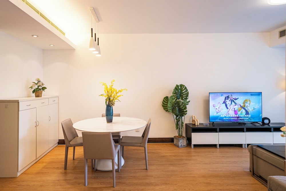 Tyms Modern 1BR 1BA Suite Xujiahui Shops