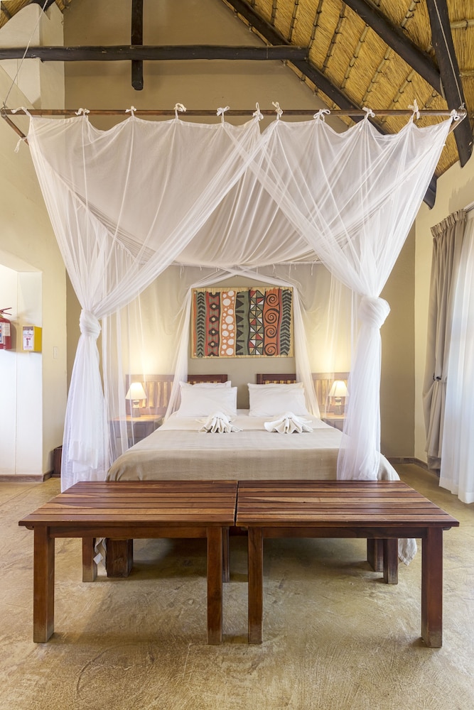 Hobatere Lodge